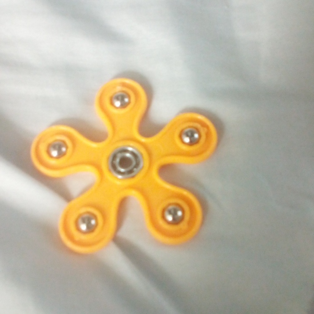 Fidget - Picture 1 of 1